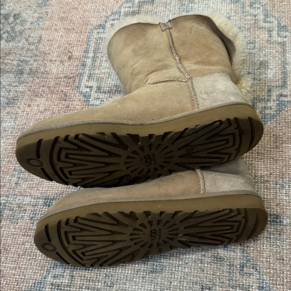 UGG Australia Womens Sheepskin Boots Sand Size  10